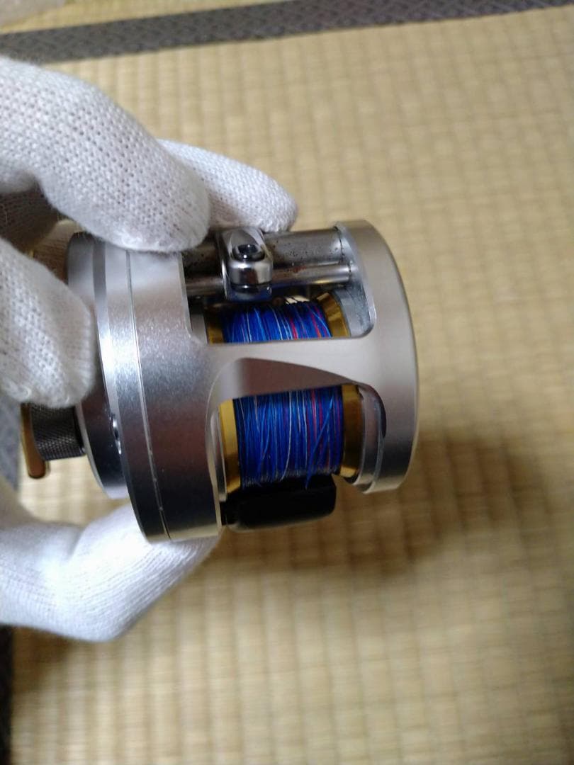 【極美品】SHIMANO カルカッタ 401F 左巻き ベイトリール　使用2回