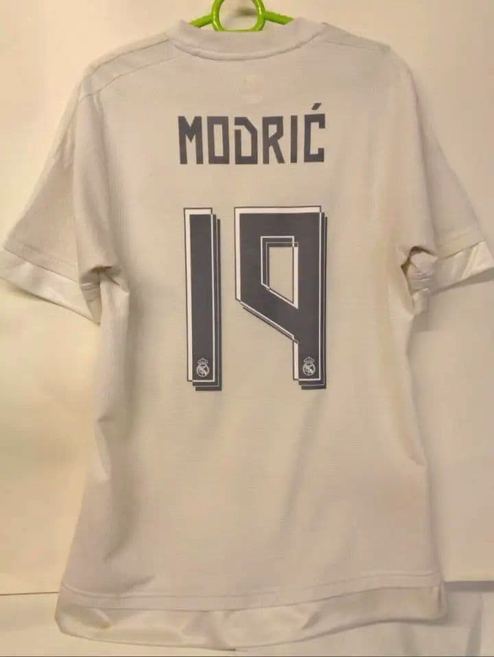 モドリッチ MODRIĆ 19番 レアル・マドリードホームユニフォーム