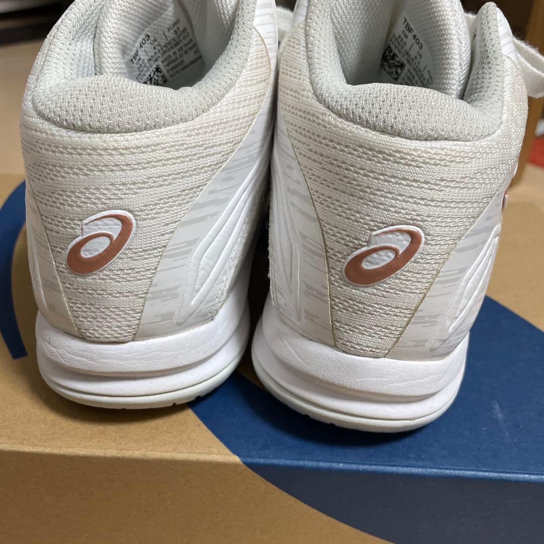 バスケットボールシューズ　asics LADY GELFAIRY8