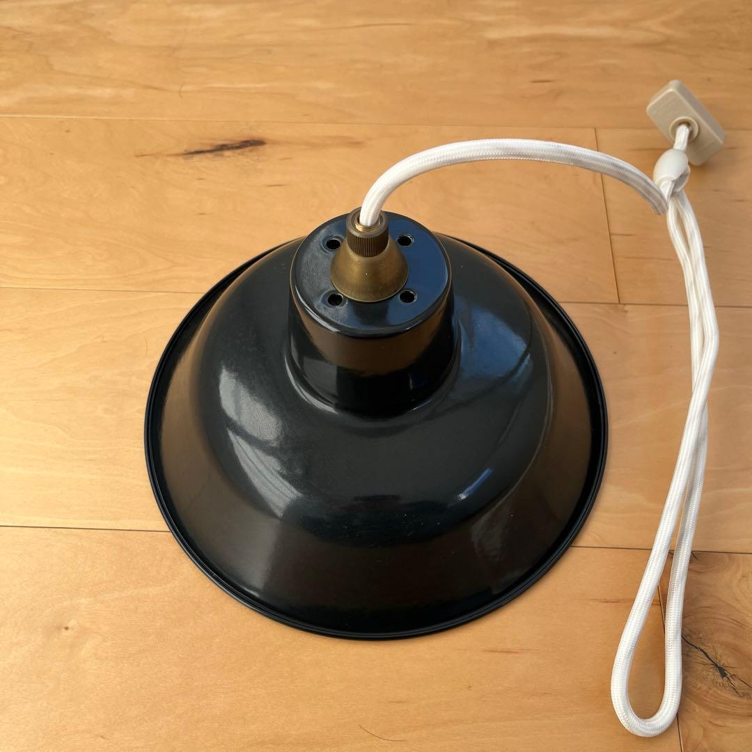 IDÉE PORCELAIN ENAMELED IRON LAMP Black