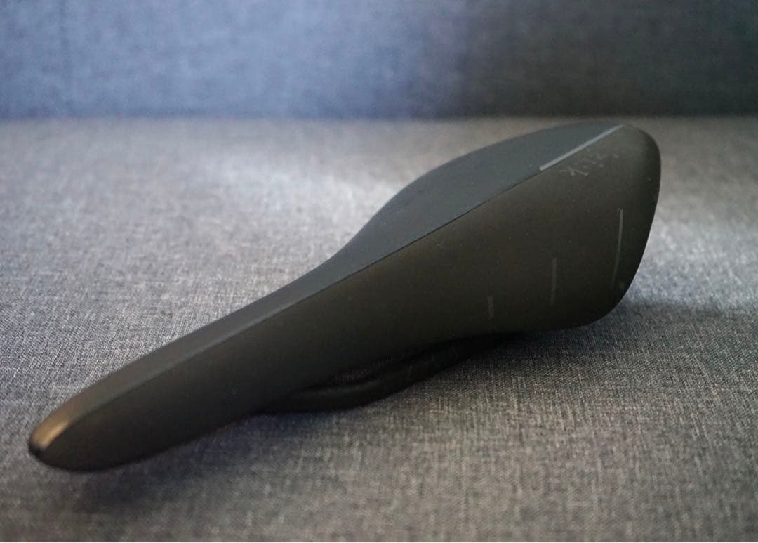 fizik Arione 00 カーボンレール　サドル　フィジーク