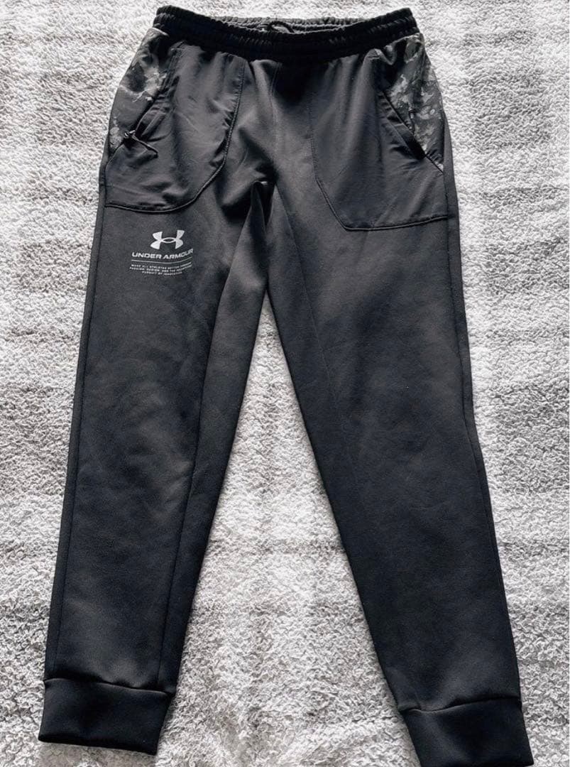 UNDER ARMOUR アンダーアーマー　カモフラ　セットアップ　黒