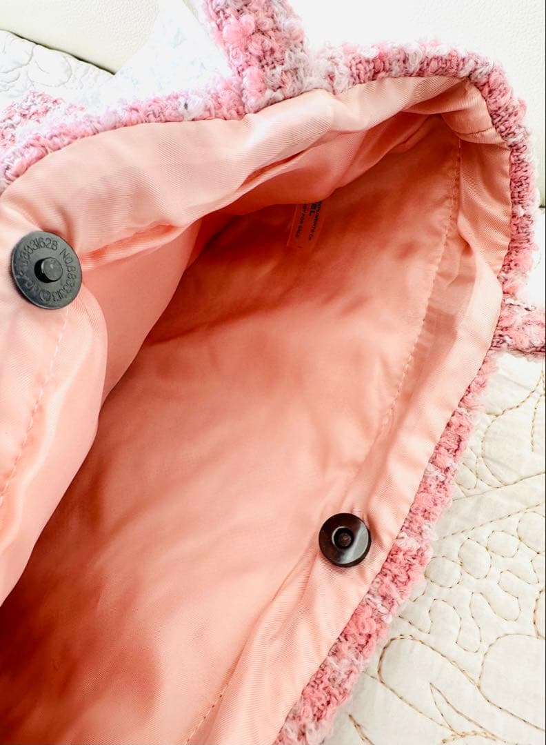 CHANEL ピンク色　フリル　ビジュー付きピンク白ツイードトートバッグ
