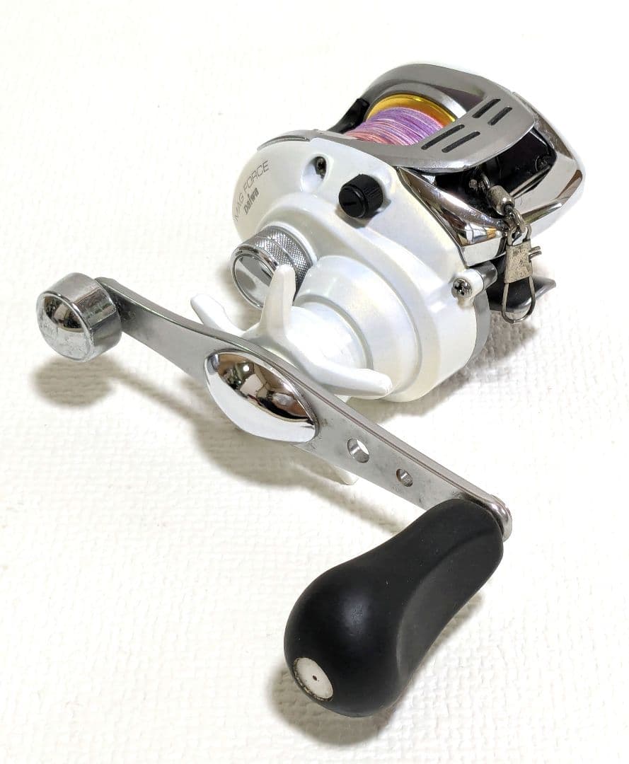 【美品】DAIWA MAG FORCESPORZA150R ベイトリール