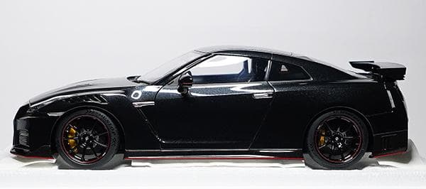 オートアート 1/18 GT-R R35 ニスモ スペシャル 77504