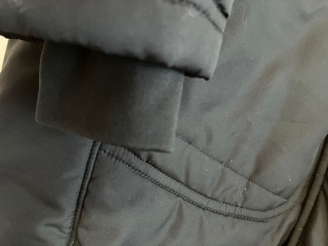 Under Armour ベンチコート 黒　サイズ：SM（S）クリーニング済み