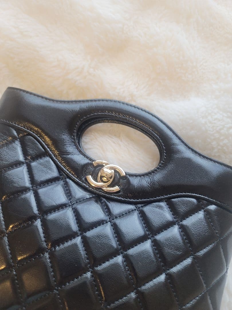 ノベルティ CHANEL キルティング ショルダーバッグ ブラック