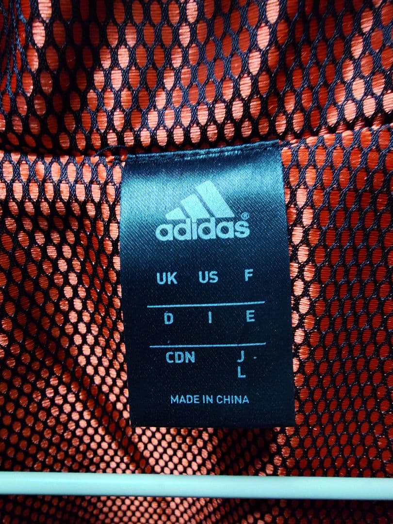 adidas ハーフジップ ウインドブレーカーLサイズ ブラック／ ゴールド