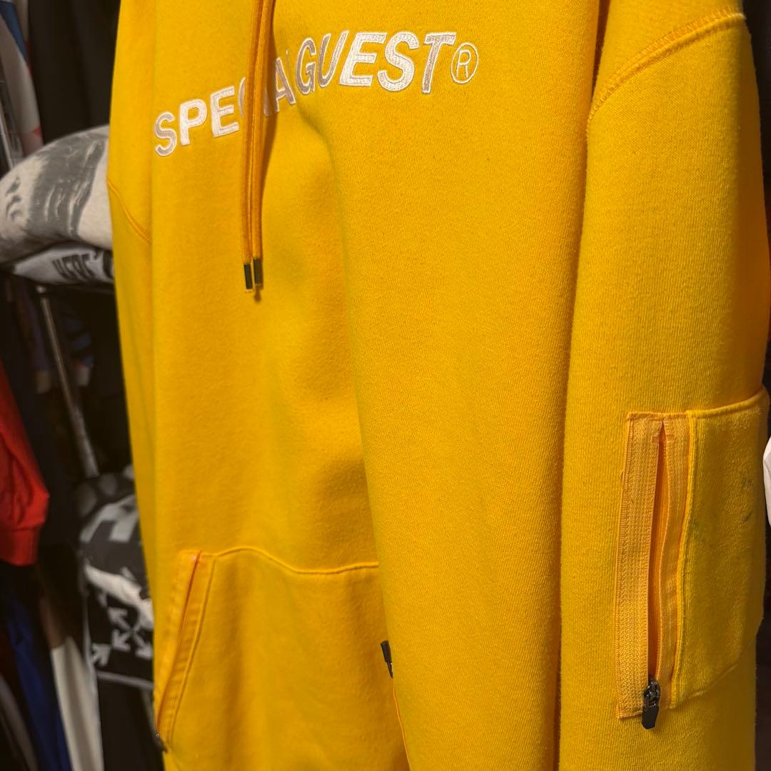 SPECIAL GUEST® イエロー フード付きスウェット　25-26