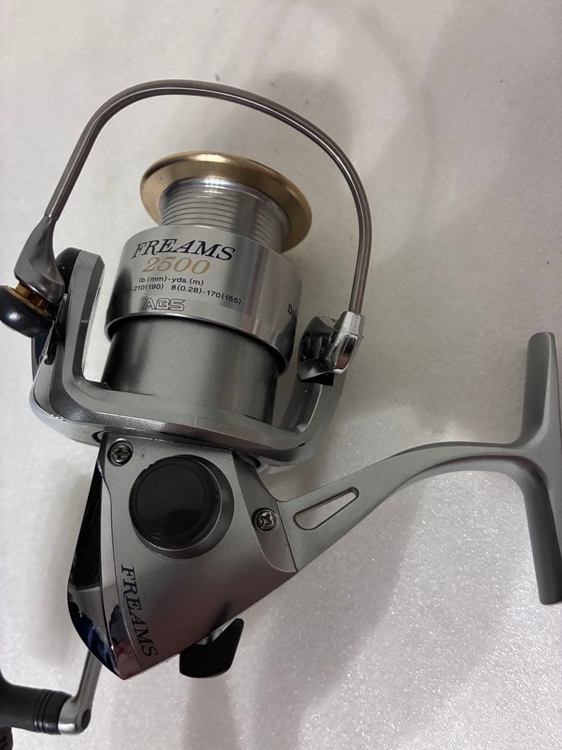 ダイワ FREAMS2500 Cy3000 2個まとめ売り