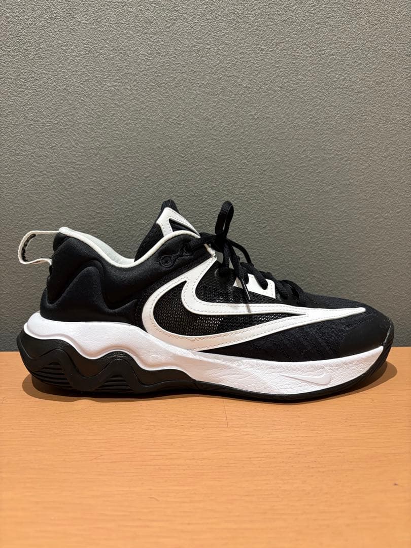 NIKE ヤニス イモータリティ3
