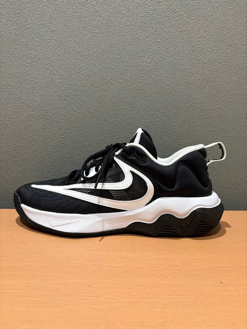NIKE ヤニス イモータリティ3