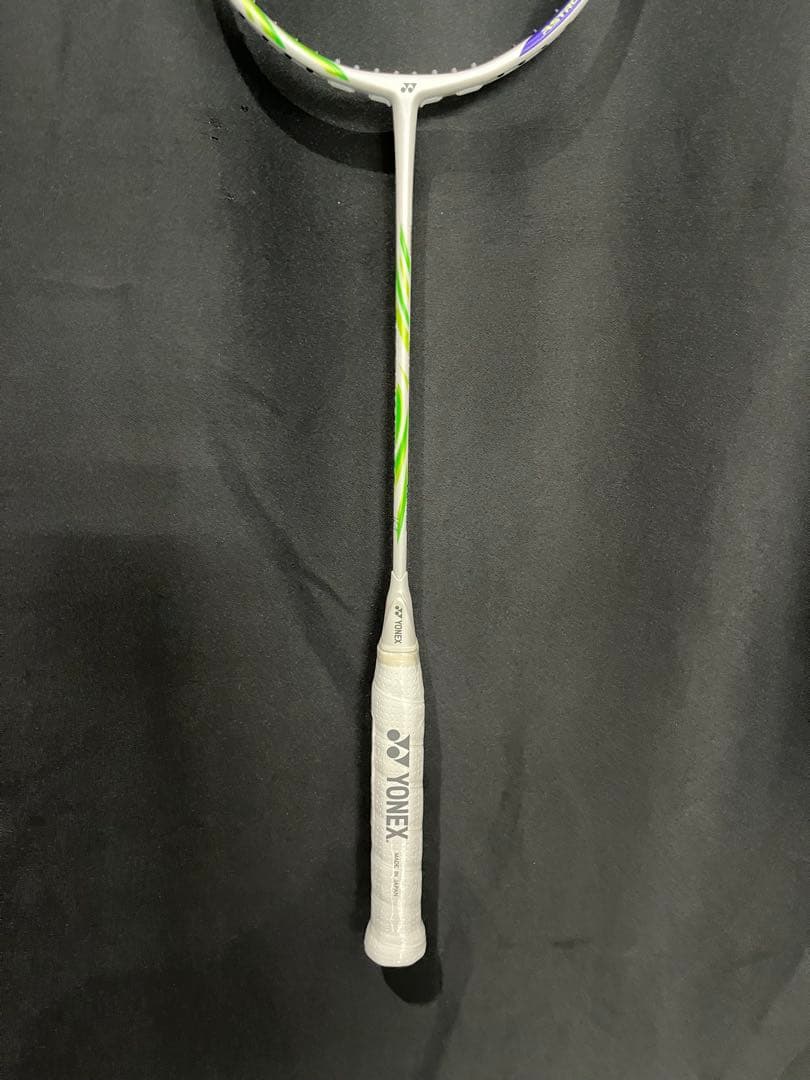 4ug5 アストロクス100ZVA 新品　バドミントン　ラケット