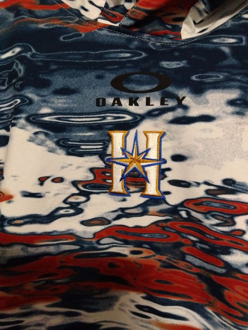 北海道日本ハムファイターズ　OAKLEY フード付き半袖　カジュアルウェア　L