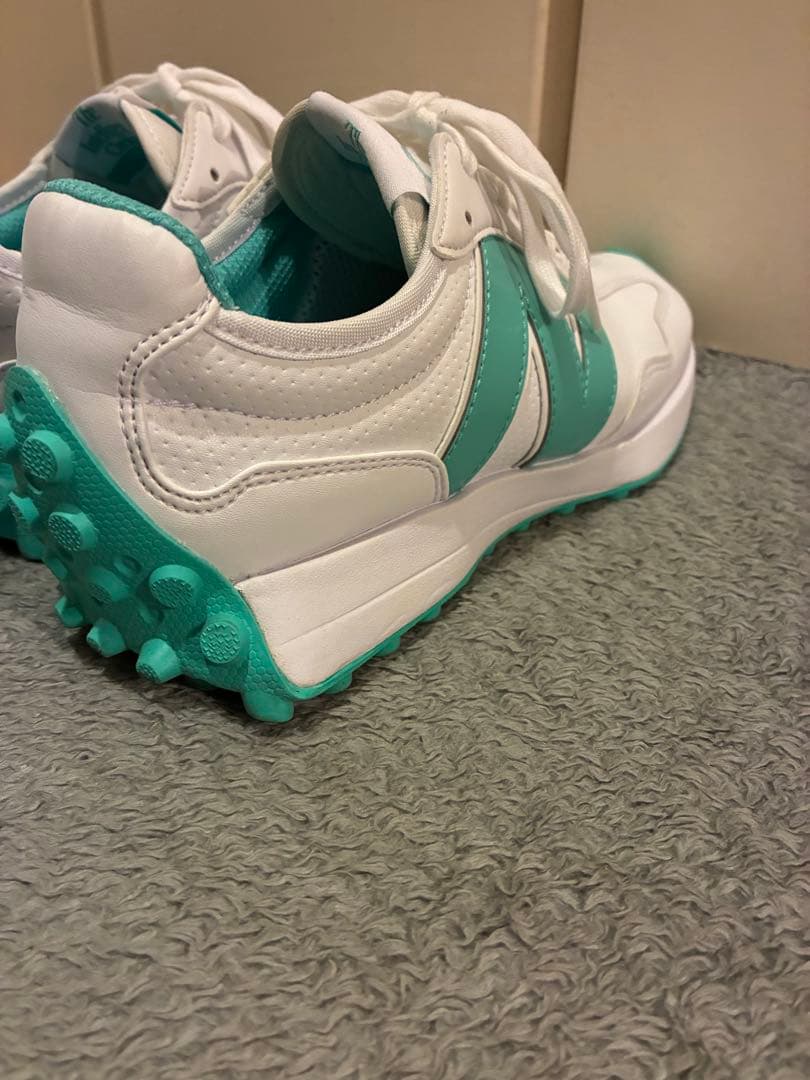 美品NEW BALANCE WGS327 ゴルフシューズ シロ 白 23