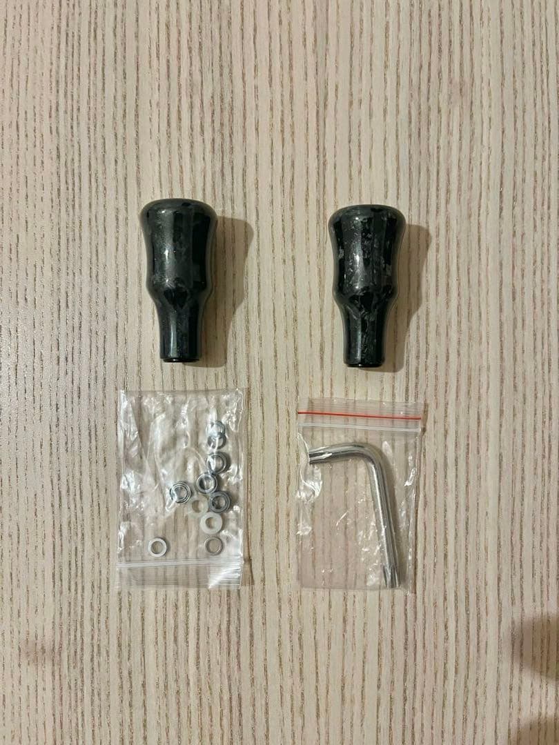 ゴメクサス リールハンドルノブ 2個セット　鍛造カーボン製 24mm 8.8g