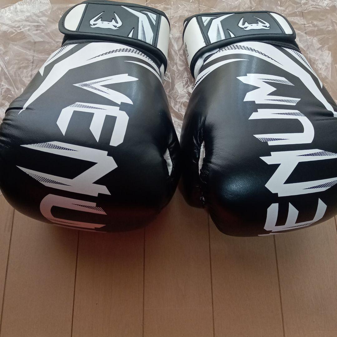 16oz UFC Venum Challenger 3.0 ボクシンググローブ