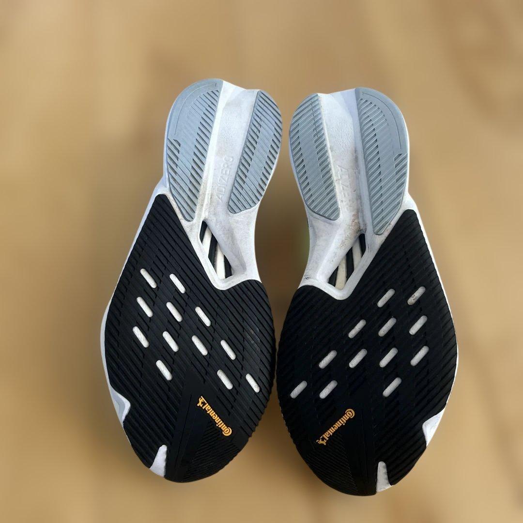 28CM。ADIZERO BOSTON 12 ランニングシューズ 蛍光イエロー