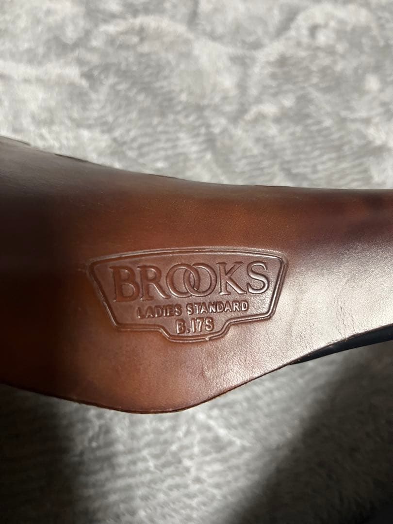 アカツキの　BROOKS B17 LADIES STANDARD サドル