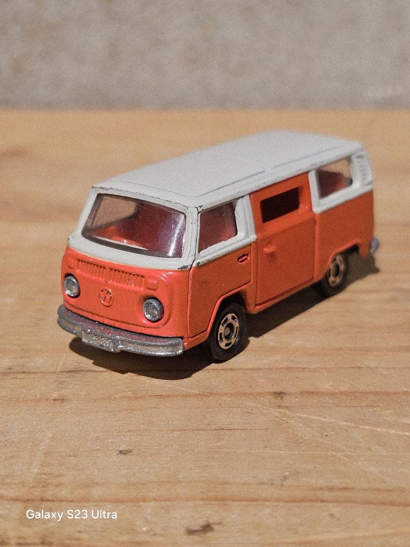 トミカ Volkswagen Type II ミニカー１９７７年、PREMIUM