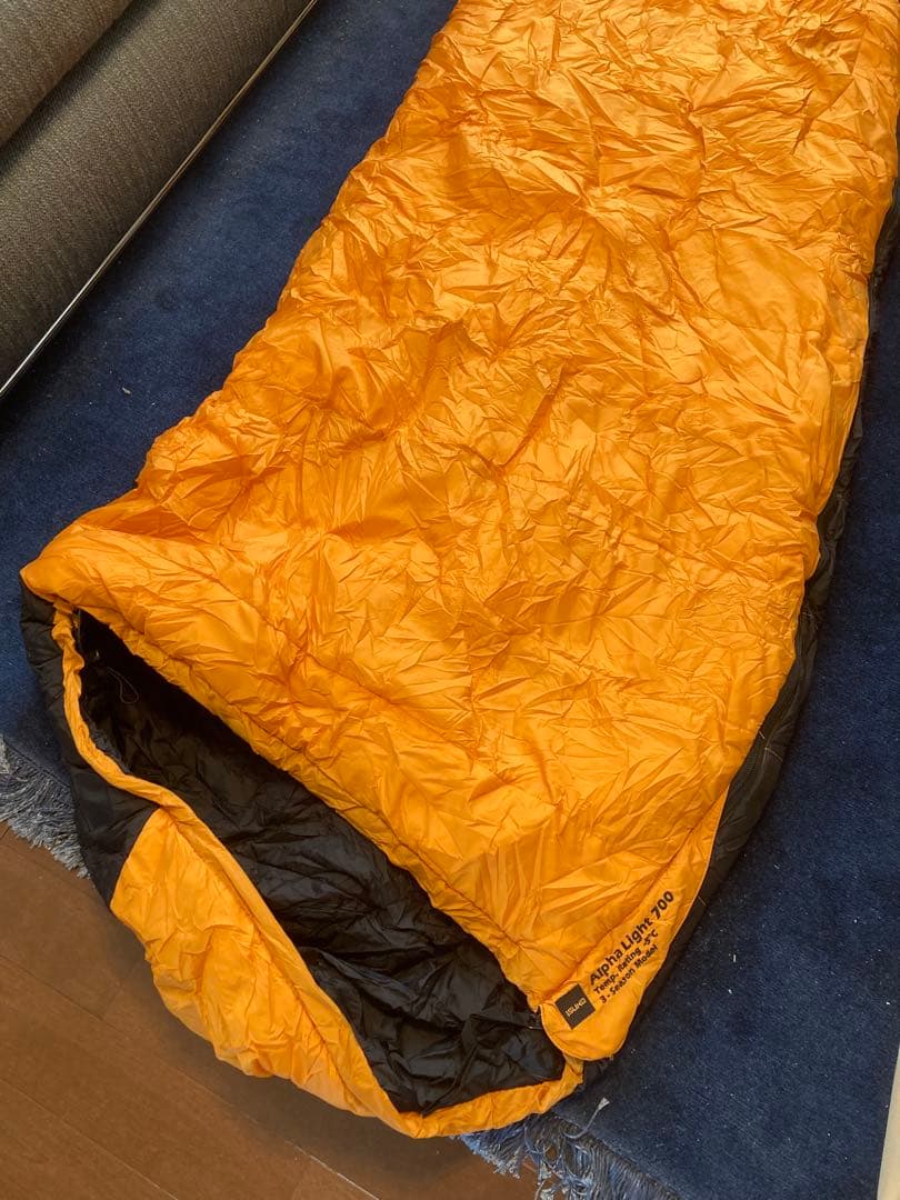 ISUKA 3シーズン Alpha Light 700 -5度寝袋