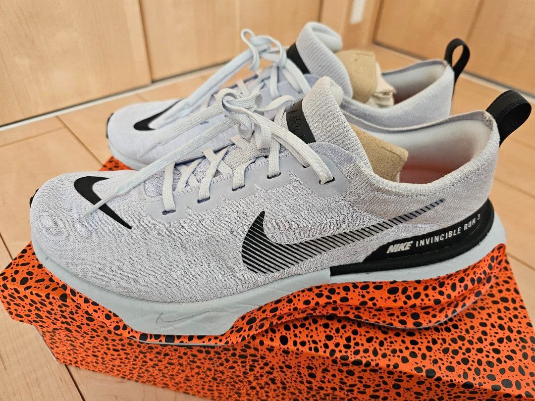 美品　ZOOMX インヴィンシブルラン3　パリオリンピックカラー　27.5