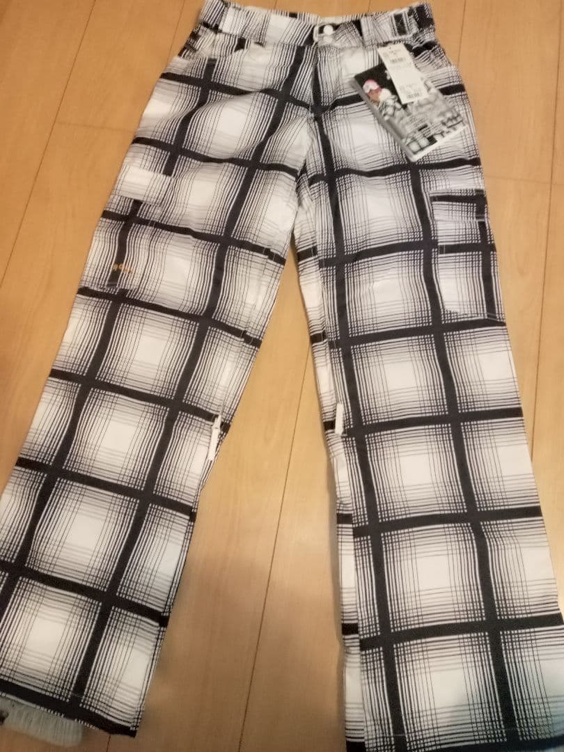 希少ROXY★スノーボードウェア★タグ付未使用スノーボードウェアレディース上下