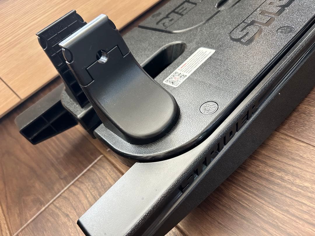 STRIDER バランスバイク用スタンド ブラック　箱付き