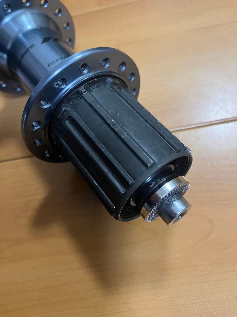 【最終値下げ】シマノ R7000系105 11速リムブレーキ用ハブ 32H