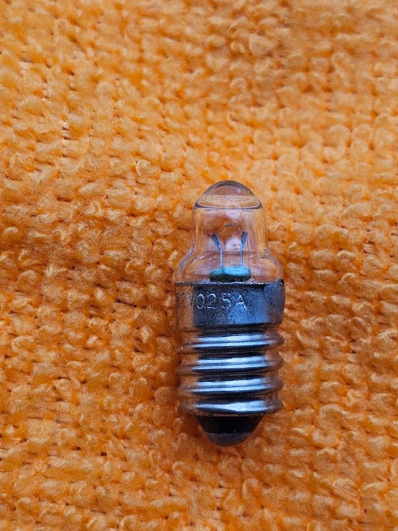 ナショナル製　懐中電灯用　ニップル球 2.2V　18個