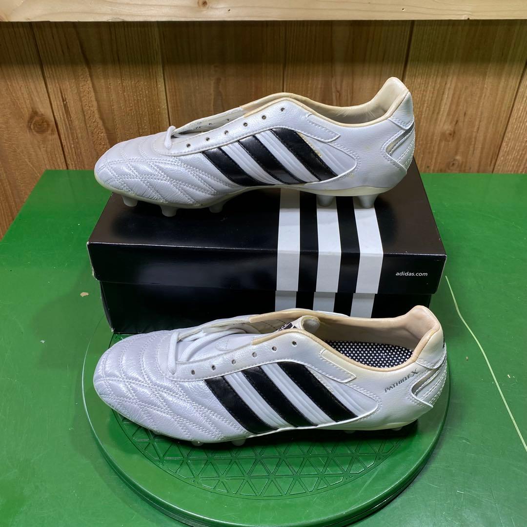 【訳あり】adidas サッカーシューズ ホワイト/ブラック 25.0cm