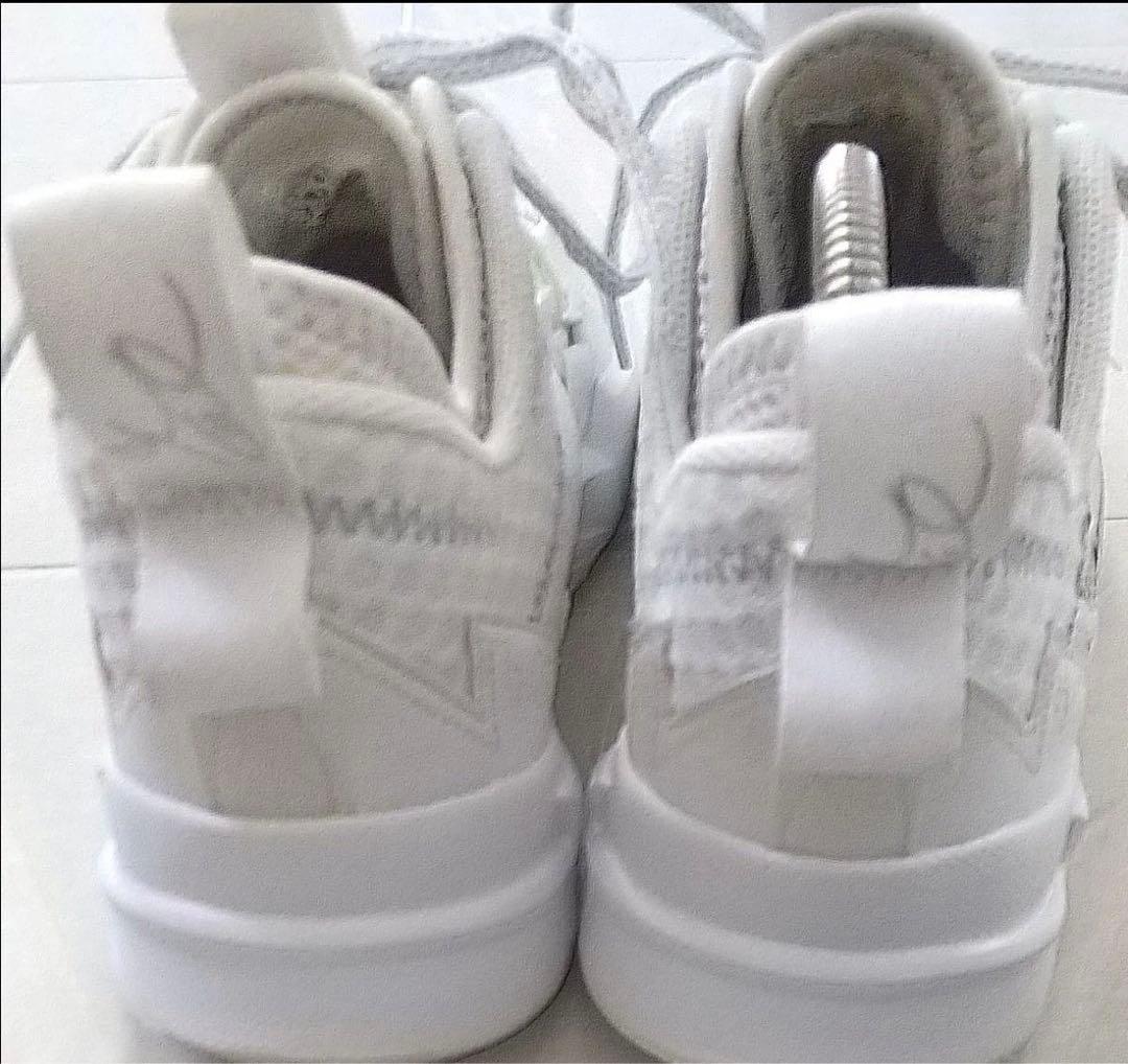 2月末まで　NIKE AIRジョーダン　　ホワイト ハイカット レア