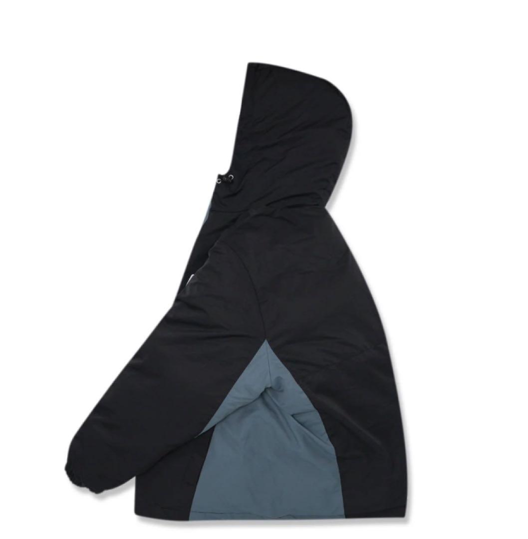 今日のゲリラ価格Arch tilt logo insulation jacket
