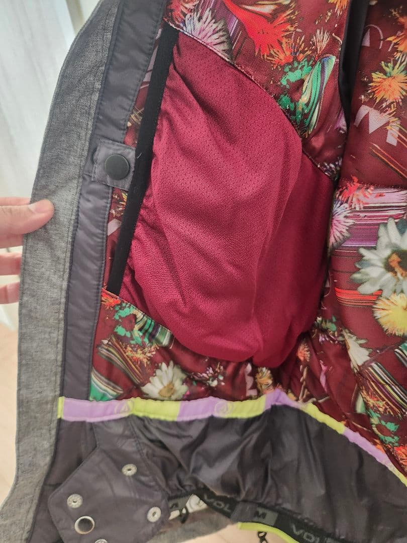 VOLCOM　スノーボード　スキー　ウェア