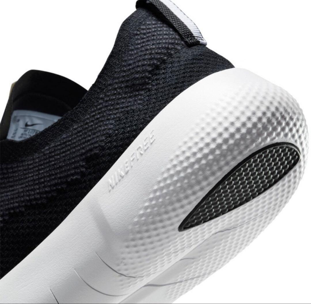 新品未使用 Nike Free 2025 ランニングシューズ　ブラック/ホワイト