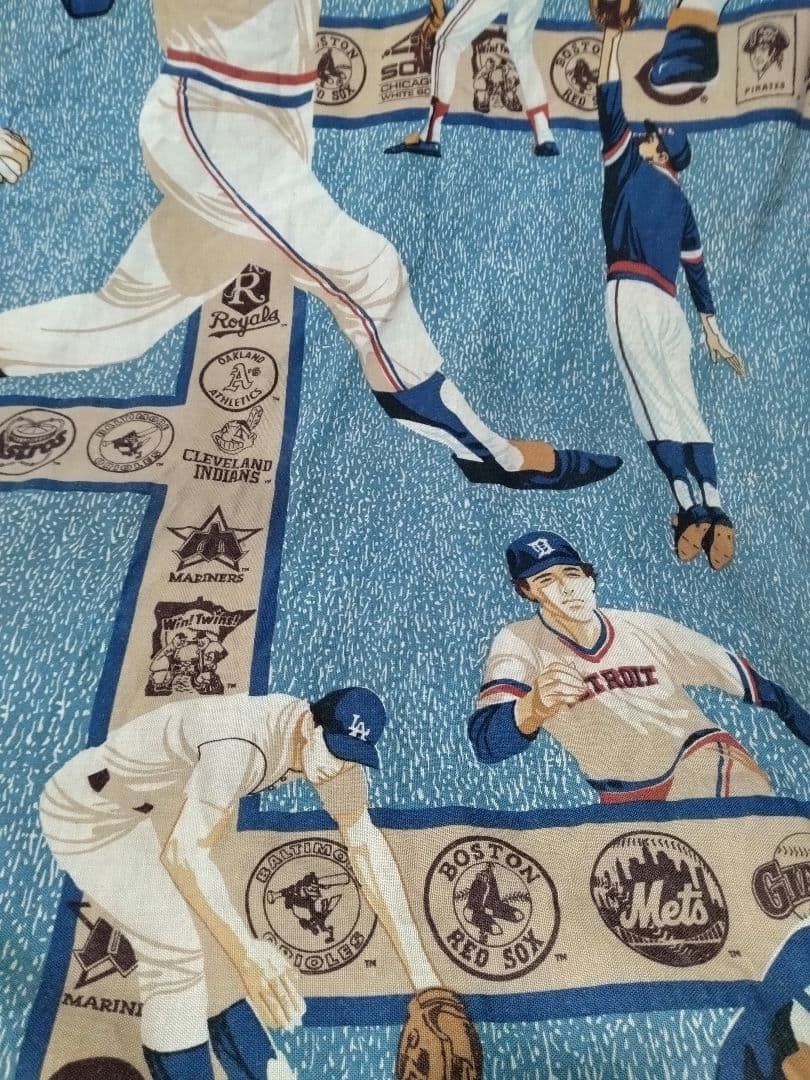 MLBチームロゴ　プリント生地　マルチカバー　ビンテージ　80s