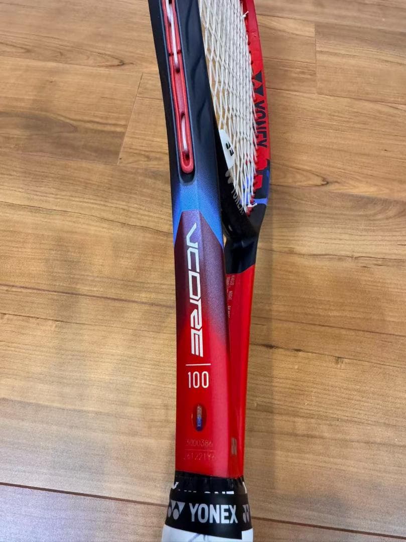 （美品）YONEX VCORE 100 テニスラケット