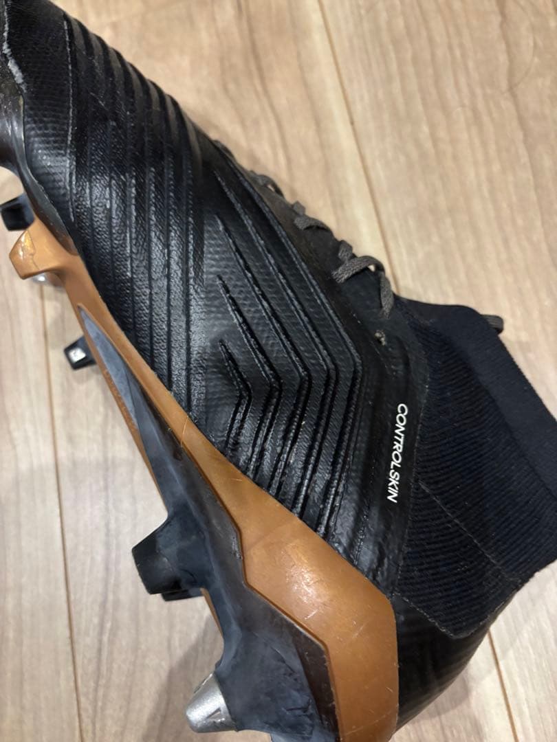 美品　プレデター　18.1 SG adidas 　サッカー取替式スパイク　27