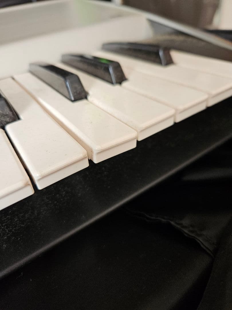 Y*A様 送料無料 ROLAND X7 シンセサイザー ファントム 76鍵