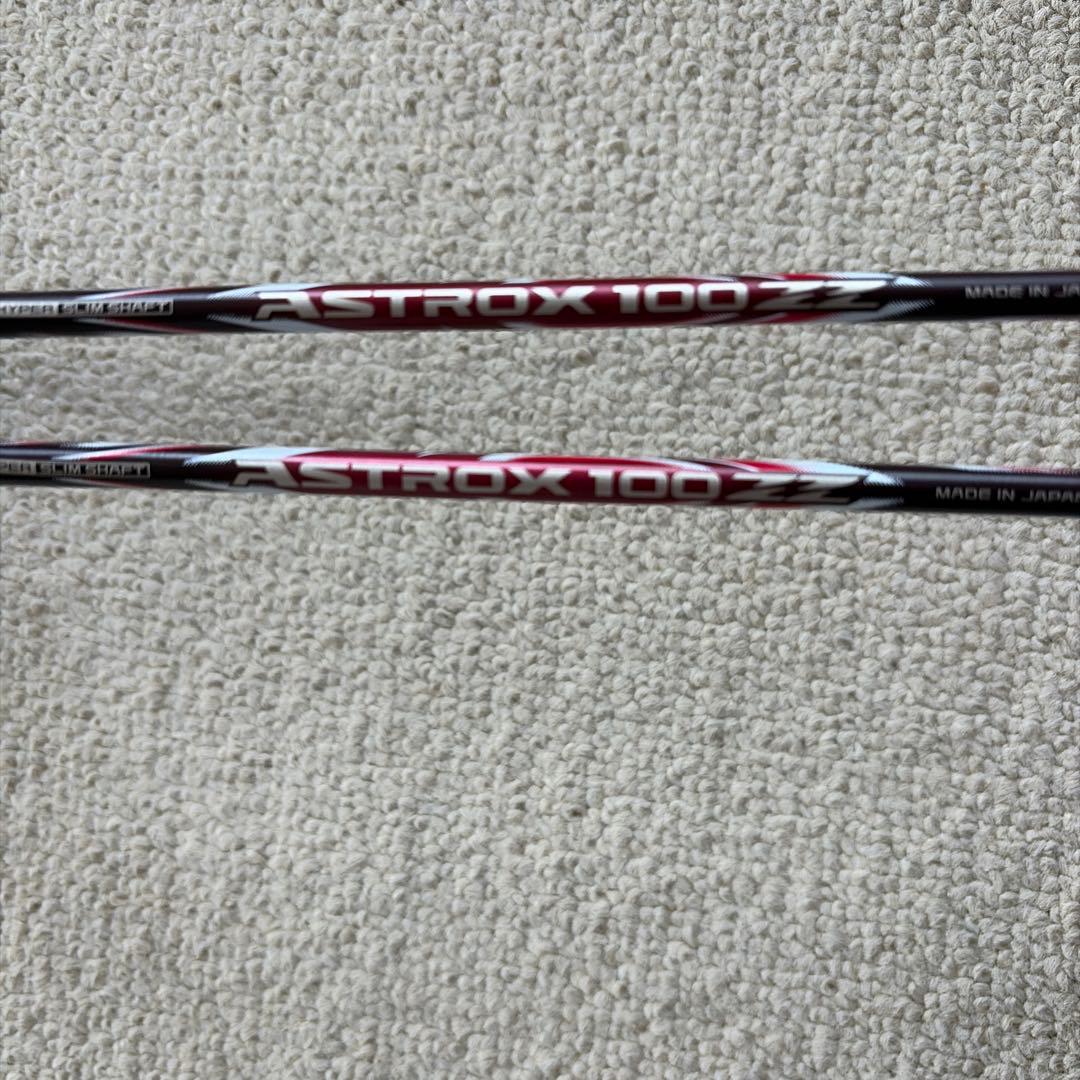 ASTROX100zzバドミントンラケット 2本セット