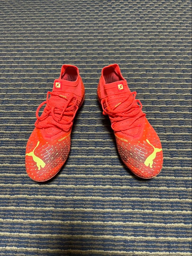 Puma サッカーシューズ レッド スパイク付き