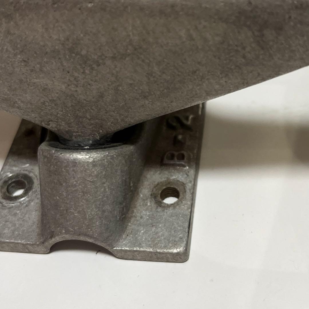 トラッカー B-2 ディストラクト インディ カーバー ウィール セット