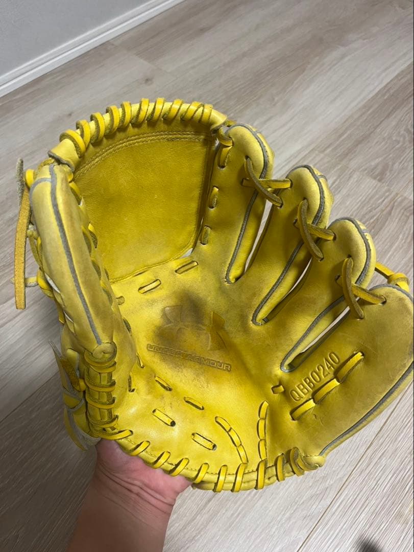Under Armour 軟式グローブ GBB0240 イエロー