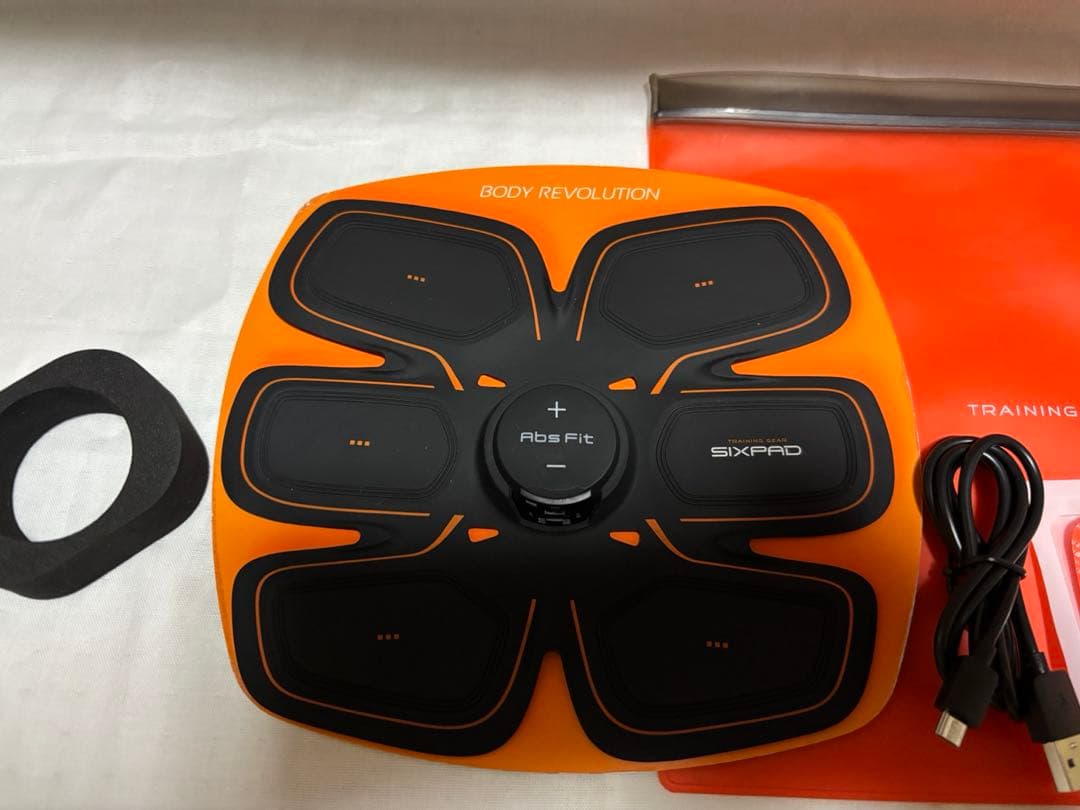 【週末大セール】【美品】ジェルシート付　SIXPAD アブズフィット2