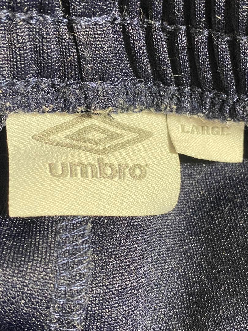 umbro ジャージ ライオン　刺繍 7　セットアップ　上下　アンブロ　黒　Ⅼ