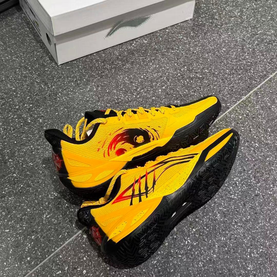LI-NING LiRen 6 V2「Bruce Lee」リーニン バッシュ