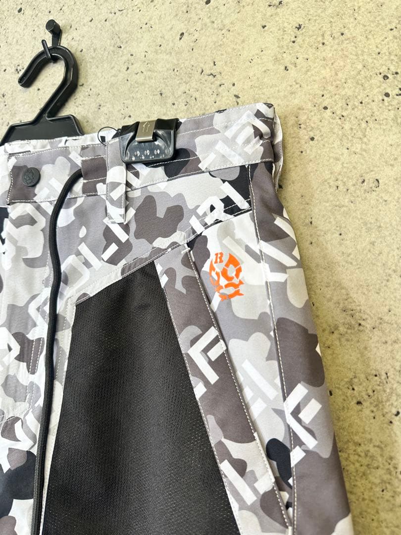 【新品未使用】サイズ5 メンズ ハーフパンツ ラッセルノ 2666