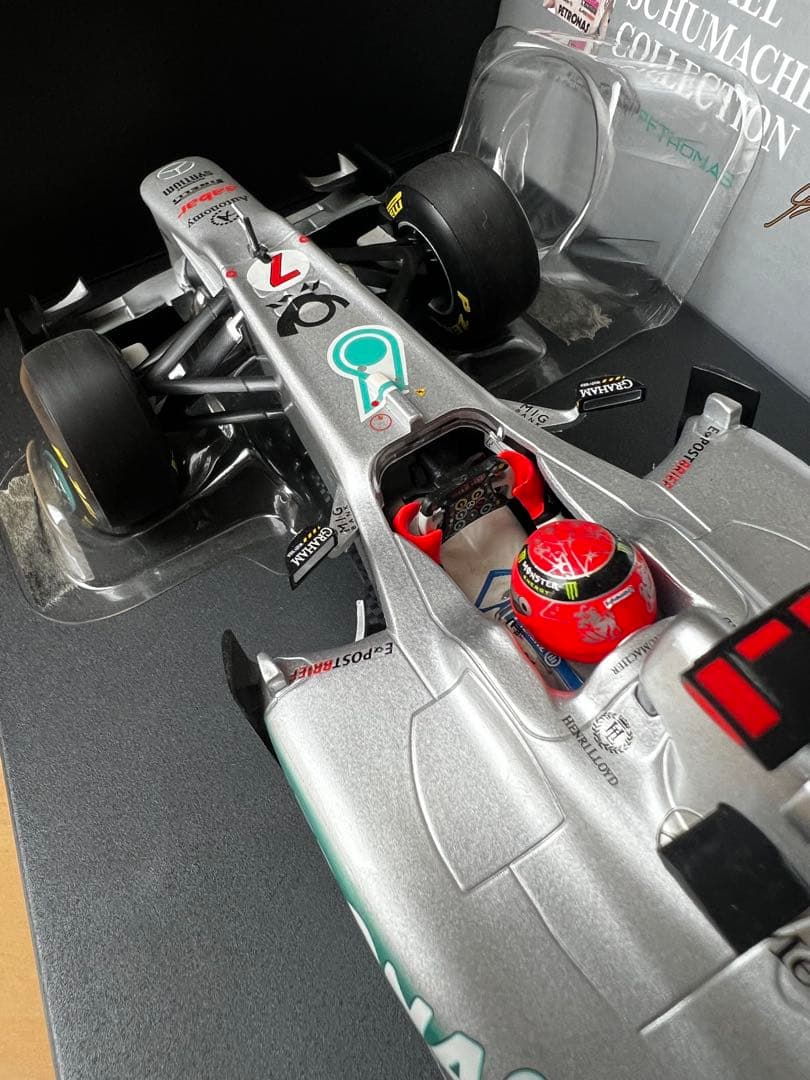 美品 1/18 ミハエル・シューマッハ メルセデス GP W02 2011年