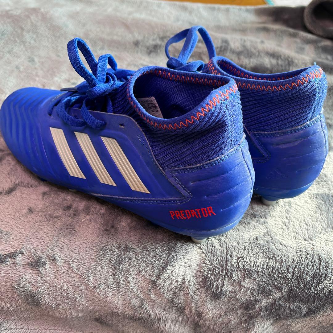 サッカースパイクシューズ　23.5㎝　adidas プレデター