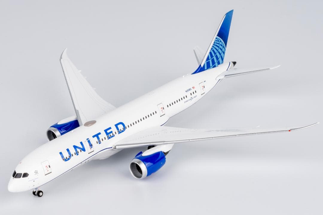 ユナイテッド航空 787-8 ドリームライナー N26902 1/400